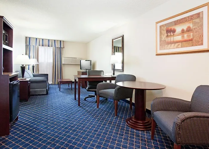 Hotel Express & By Ihg 3*
