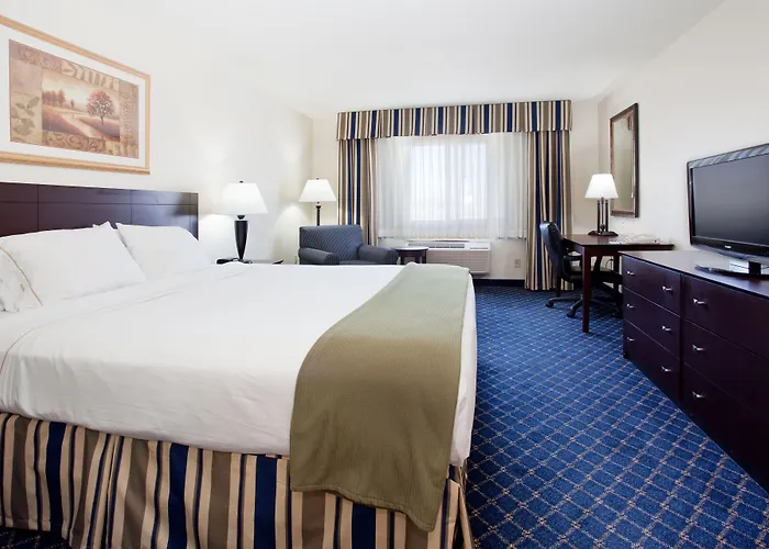 Hotel Express & By Ihg Torrington
