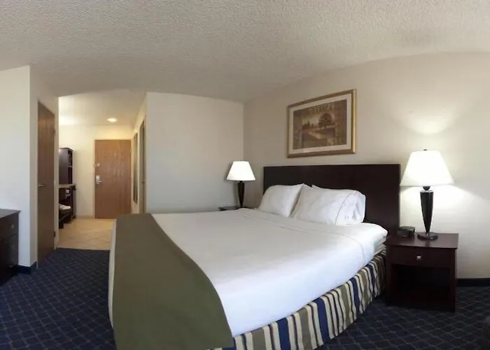 Express & By Ihg
