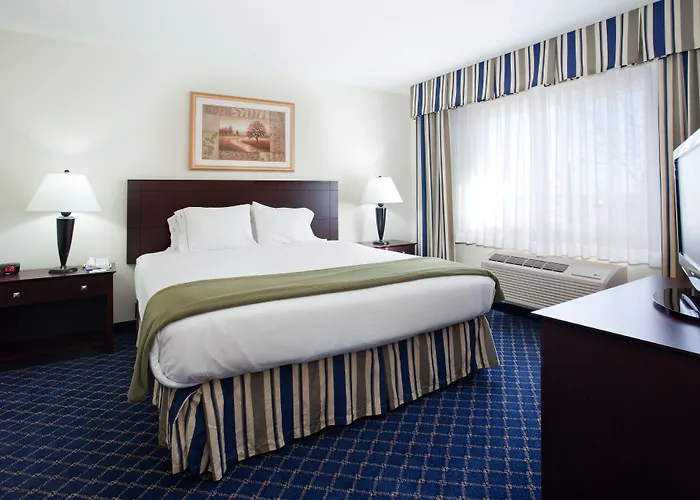 Express & By Ihg 3*