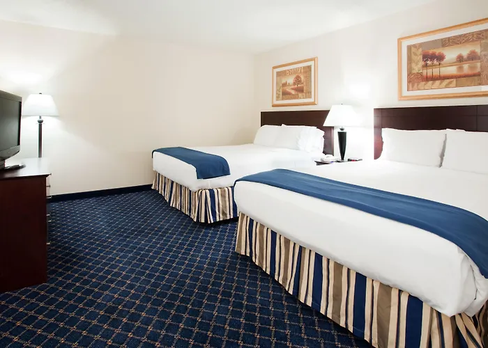 Express & By Ihg Hotel 3*
