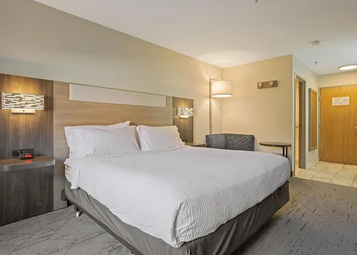 Hotel Express & By Ihg