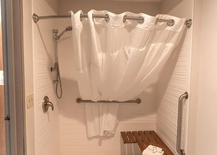 Express & By Ihg Torrington