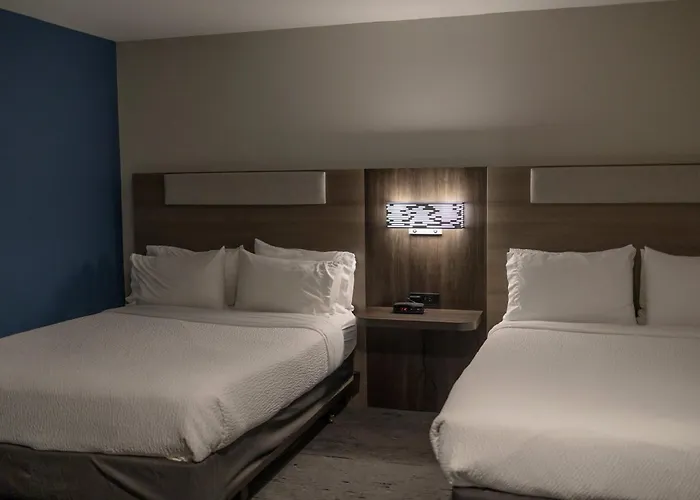 Hotel Express & By Ihg 3*