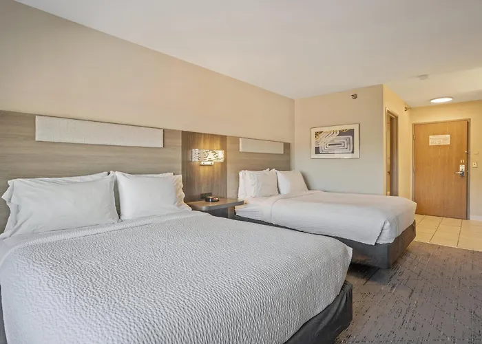 Express & By Ihg 3*