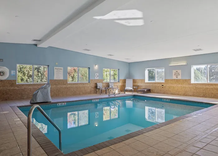 Hotel Express & By Ihg Torrington