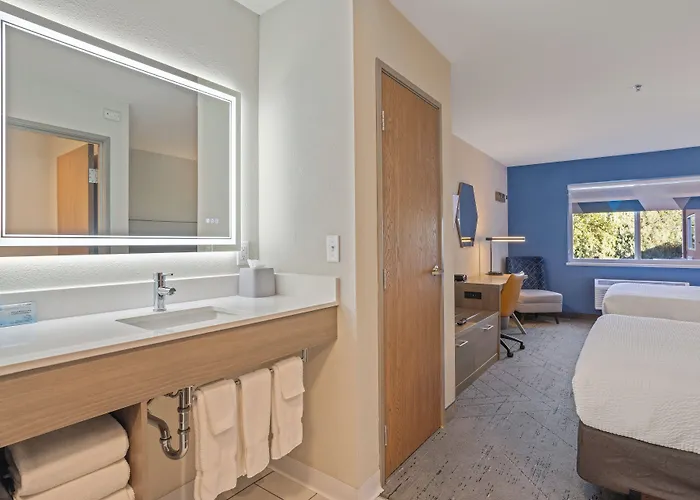 Hotel Express & By Ihg Torrington